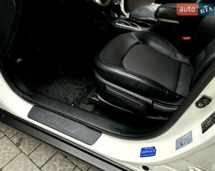 Белый Хендай их35, объемом двигателя 2 л и пробегом 178 тыс. км за 11900 $, фото 24 на Automoto.ua