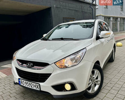 Белый Хендай их35, объемом двигателя 2 л и пробегом 178 тыс. км за 11900 $, фото 6 на Automoto.ua