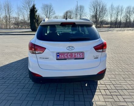 Белый Хендай их35, объемом двигателя 1.7 л и пробегом 289 тыс. км за 9400 $, фото 4 на Automoto.ua