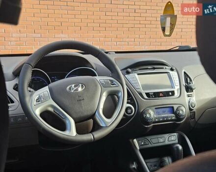 Белый Хендай их35, объемом двигателя 2 л и пробегом 137 тыс. км за 12600 $, фото 40 на Automoto.ua