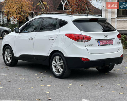 Белый Хендай их35, объемом двигателя 2 л и пробегом 172 тыс. км за 14900 $, фото 6 на Automoto.ua