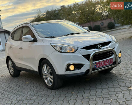 Белый Хендай их35, объемом двигателя 2 л и пробегом 204 тыс. км за 13950 $, фото 8 на Automoto.ua