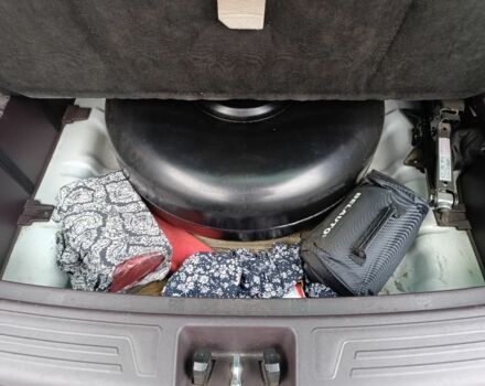 Белый Хендай их35, объемом двигателя 2 л и пробегом 144 тыс. км за 14100 $, фото 10 на Automoto.ua