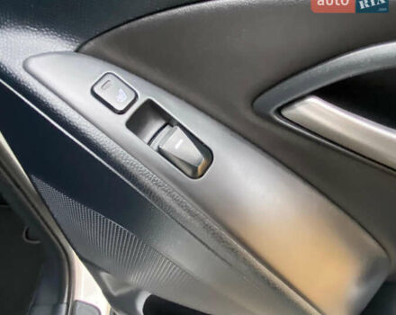 Белый Хендай их35, объемом двигателя 1.7 л и пробегом 204 тыс. км за 11500 $, фото 15 на Automoto.ua