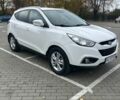 Белый Хендай их35, объемом двигателя 2 л и пробегом 242 тыс. км за 12012 $, фото 1 на Automoto.ua