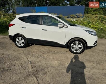 Белый Хендай их35, объемом двигателя 1.7 л и пробегом 289 тыс. км за 9400 $, фото 8 на Automoto.ua