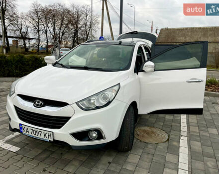 Белый Хендай их35, объемом двигателя 2 л и пробегом 168 тыс. км за 11800 $, фото 13 на Automoto.ua