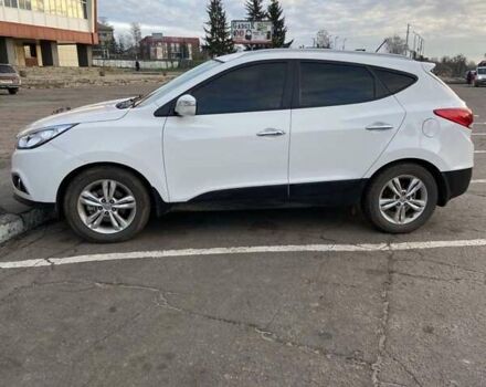 Белый Хендай их35, объемом двигателя 2 л и пробегом 144 тыс. км за 14100 $, фото 2 на Automoto.ua