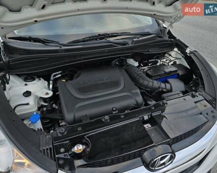 Белый Хендай их35, объемом двигателя 2 л и пробегом 211 тыс. км за 12999 $, фото 62 на Automoto.ua