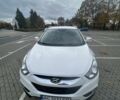 Белый Хендай их35, объемом двигателя 2 л и пробегом 242 тыс. км за 12012 $, фото 3 на Automoto.ua