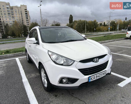 Белый Хендай их35, объемом двигателя 2 л и пробегом 191 тыс. км за 11100 $, фото 7 на Automoto.ua