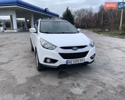 Белый Хендай их35, объемом двигателя 2 л и пробегом 143 тыс. км за 13700 $, фото 6 на Automoto.ua