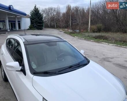 Белый Хендай их35, объемом двигателя 2 л и пробегом 143 тыс. км за 13700 $, фото 4 на Automoto.ua