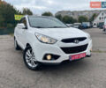 Белый Хендай их35, объемом двигателя 2 л и пробегом 240 тыс. км за 13400 $, фото 1 на Automoto.ua