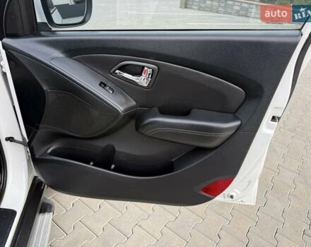 Білий Хендай іх35, об'ємом двигуна 2 л та пробігом 132 тис. км за 9999 $, фото 36 на Automoto.ua