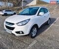 Белый Хендай их35, объемом двигателя 2 л и пробегом 186 тыс. км за 11100 $, фото 1 на Automoto.ua