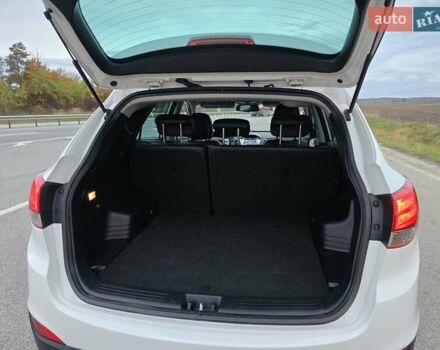 Белый Хендай их35, объемом двигателя 2 л и пробегом 211 тыс. км за 12999 $, фото 58 на Automoto.ua