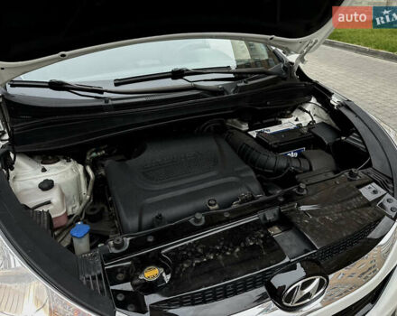 Белый Хендай их35, объемом двигателя 2 л и пробегом 178 тыс. км за 11900 $, фото 88 на Automoto.ua