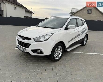 Білий Хендай іх35, об'ємом двигуна 2 л та пробігом 133 тис. км за 9600 $, фото 2 на Automoto.ua