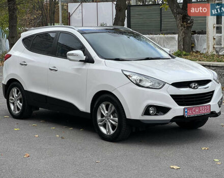 Белый Хендай их35, объемом двигателя 2 л и пробегом 172 тыс. км за 14900 $, фото 3 на Automoto.ua