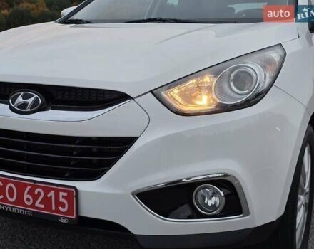 Белый Хендай их35, объемом двигателя 2 л и пробегом 211 тыс. км за 12999 $, фото 14 на Automoto.ua