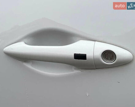 Белый Хендай их35, объемом двигателя 1.7 л и пробегом 204 тыс. км за 11500 $, фото 26 на Automoto.ua