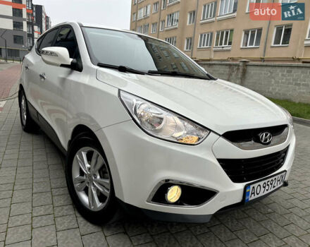 Белый Хендай их35, объемом двигателя 2 л и пробегом 178 тыс. км за 11900 $, фото 5 на Automoto.ua