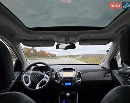 Белый Хендай их35, объемом двигателя 2 л и пробегом 211 тыс. км за 12999 $, фото 32 на Automoto.ua