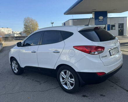 Белый Хендай их35, объемом двигателя 2 л и пробегом 157 тыс. км за 14000 $, фото 3 на Automoto.ua