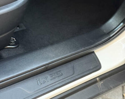 Белый Хендай их35, объемом двигателя 2 л и пробегом 204 тыс. км за 13950 $, фото 27 на Automoto.ua