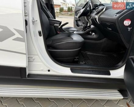 Білий Хендай іх35, об'ємом двигуна 2 л та пробігом 133 тис. км за 9600 $, фото 35 на Automoto.ua