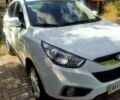 Белый Хендай их35, объемом двигателя 2 л и пробегом 129 тыс. км за 12000 $, фото 1 на Automoto.ua