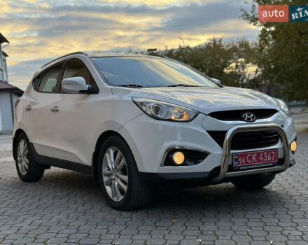 Белый Хендай их35, объемом двигателя 2 л и пробегом 204 тыс. км за 13950 $, фото 7 на Automoto.ua