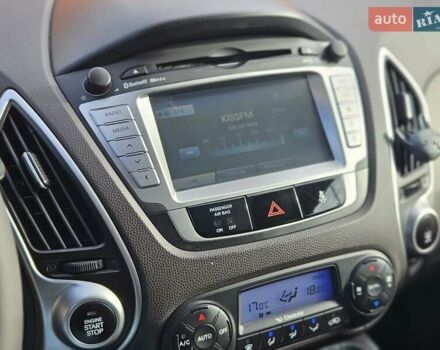 Белый Хендай их35, объемом двигателя 2 л и пробегом 137 тыс. км за 12600 $, фото 15 на Automoto.ua