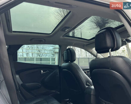 Белый Хендай их35, объемом двигателя 2 л и пробегом 172 тыс. км за 14900 $, фото 20 на Automoto.ua