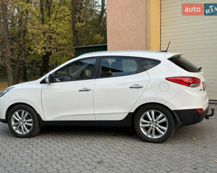 Белый Хендай их35, объемом двигателя 2 л и пробегом 204 тыс. км за 13950 $, фото 15 на Automoto.ua