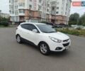 Белый Хендай их35, объемом двигателя 2 л и пробегом 151 тыс. км за 13500 $, фото 2 на Automoto.ua