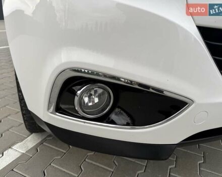 Білий Хендай іх35, об'ємом двигуна 2 л та пробігом 132 тис. км за 9999 $, фото 17 на Automoto.ua