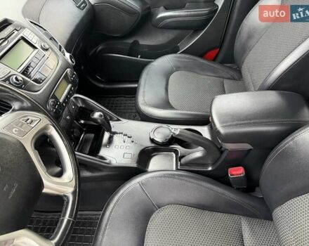 Білий Хендай іх35, об'ємом двигуна 2 л та пробігом 132 тис. км за 9999 $, фото 32 на Automoto.ua