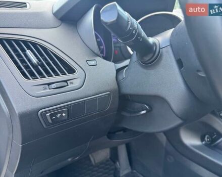 Білий Хендай іх35, об'ємом двигуна 2 л та пробігом 170 тис. км за 10700 $, фото 27 на Automoto.ua