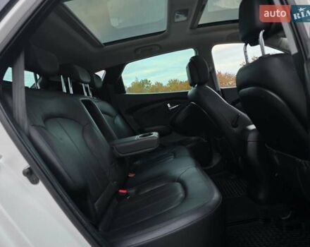 Белый Хендай их35, объемом двигателя 2 л и пробегом 211 тыс. км за 12999 $, фото 53 на Automoto.ua