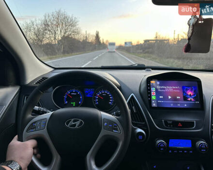 Белый Хендай их35, объемом двигателя 2 л и пробегом 178 тыс. км за 11900 $, фото 23 на Automoto.ua