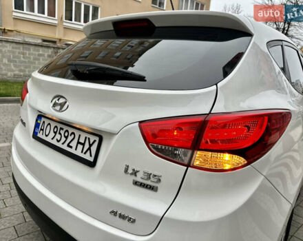 Белый Хендай их35, объемом двигателя 2 л и пробегом 178 тыс. км за 11900 $, фото 78 на Automoto.ua