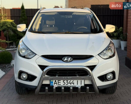 Білий Хендай іх35, об'ємом двигуна 2 л та пробігом 101 тис. км за 13800 $, фото 22 на Automoto.ua