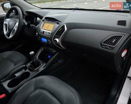 Белый Хендай их35, объемом двигателя 2 л и пробегом 211 тыс. км за 12999 $, фото 39 на Automoto.ua