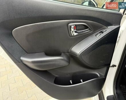 Білий Хендай іх35, об'ємом двигуна 2 л та пробігом 132 тис. км за 9999 $, фото 35 на Automoto.ua