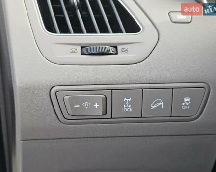 Белый Хендай их35, объемом двигателя 2 л и пробегом 137 тыс. км за 12600 $, фото 12 на Automoto.ua