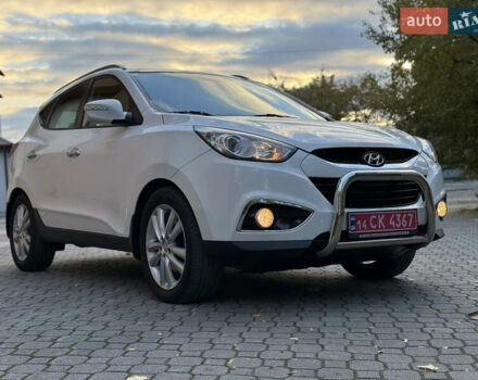 Белый Хендай их35, объемом двигателя 2 л и пробегом 204 тыс. км за 13950 $, фото 6 на Automoto.ua