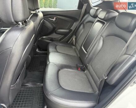 Білий Хендай іх35, об'ємом двигуна 2 л та пробігом 132 тис. км за 9999 $, фото 33 на Automoto.ua