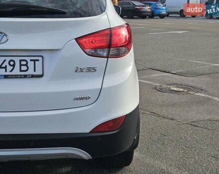 Белый Хендай их35, объемом двигателя 2 л и пробегом 137 тыс. км за 12600 $, фото 30 на Automoto.ua